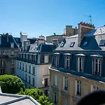 Charming Studio Mezzanine Near Arc De Triomphe