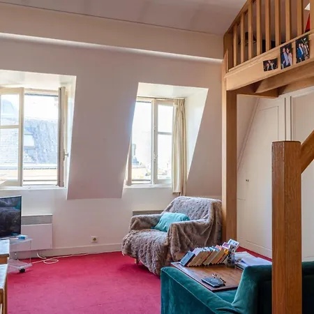 Charming Studio Mezzanine Near Arc De Triomphe Paris